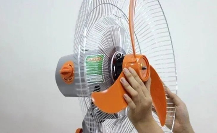 Phần cánh quạt tách rời khỏi trục quay cốt máy do hỏng chốt cố định