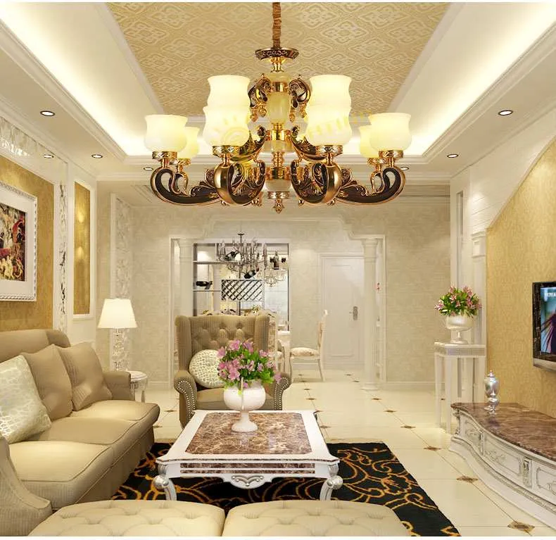 Đèn chùm đồng đá cổ điển với các họa tiết chạm trổ tinh xảo cần được vệ sinh tỉ mỉ định kỳ