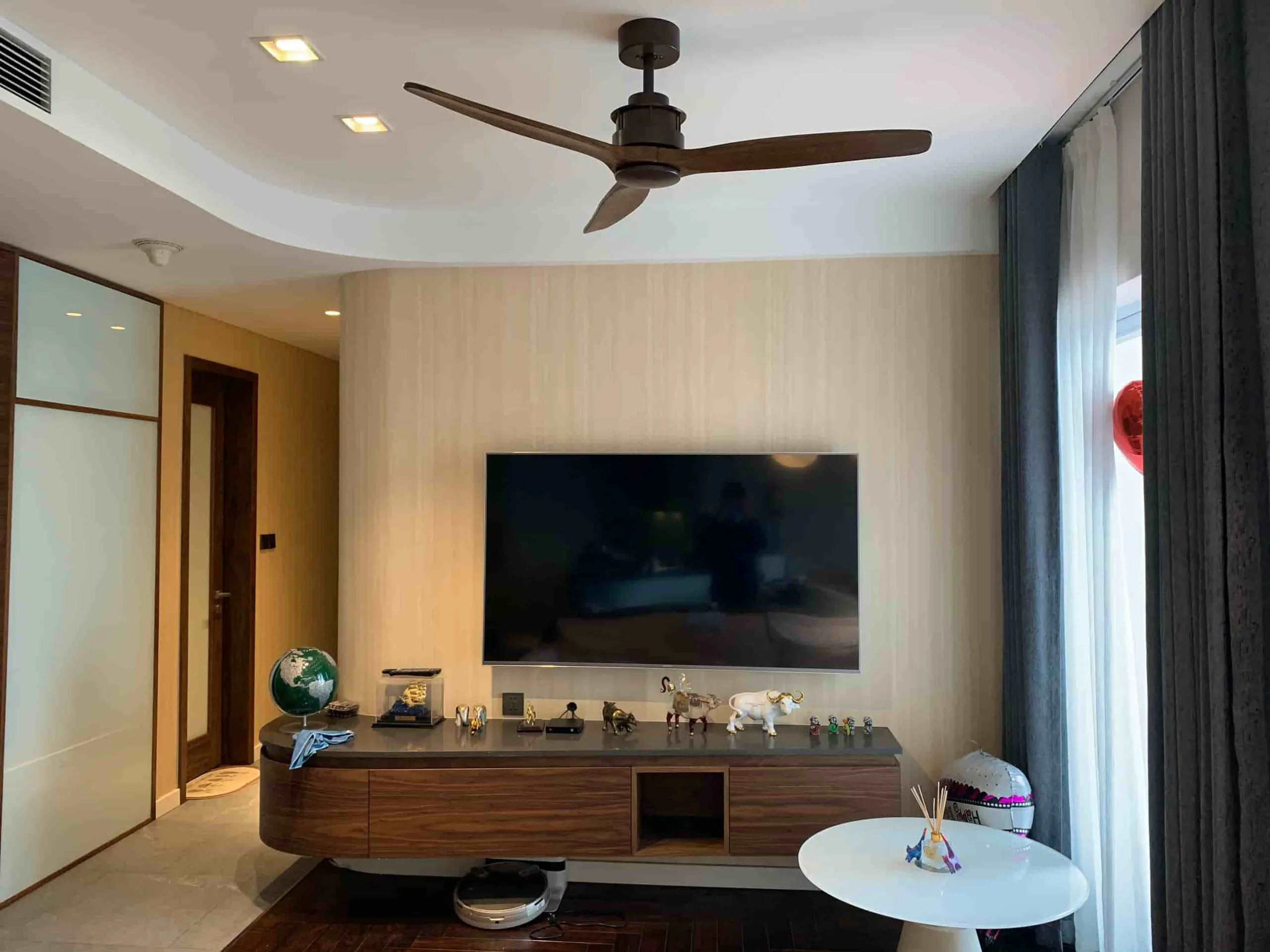 Quạt trần 3 cánh LuxAire Akami sở hữu động cơ vận hành bền bỉ