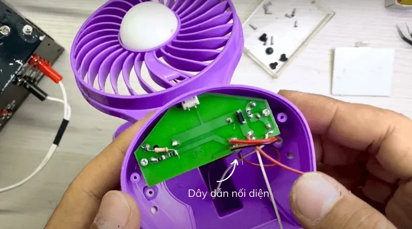 Mối nối dây điện bên trong quạt thường là nguyên nhân gây ngắt mạch