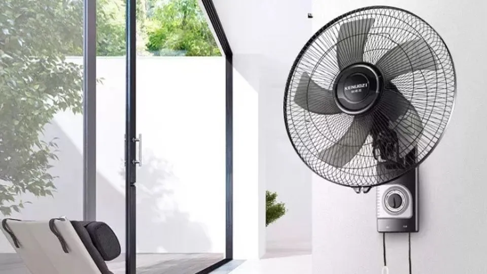 Cách tháo cánh quạt treo tường