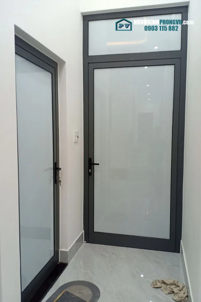 Giải pháp cửa trượt nhôm kính tiết kiệm không gian cho phòng ngủ nhỏ