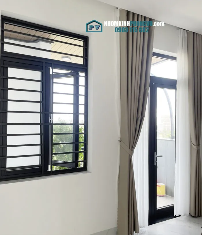 Đội ngũ chuyên gia lắp đặt cửa nhôm kính chuyên nghiệp tại công trình