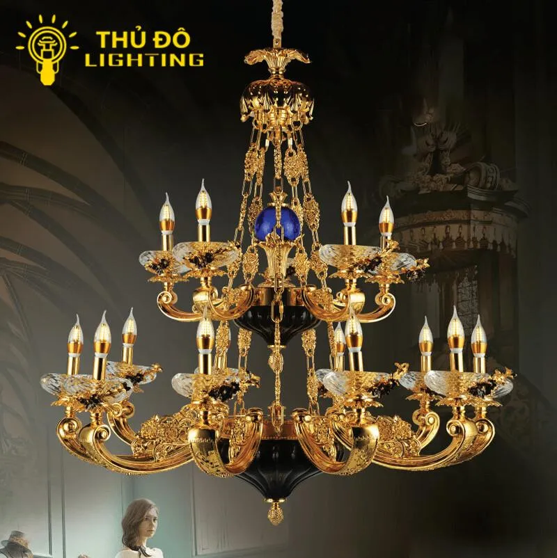 Mẫu đèn chùm tay nến tân cổ điển với thiết kế tay uốn cong tinh xảo treo tại phòng khách