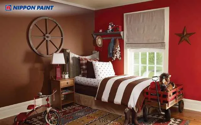 Phòng ngủ hướng sáng kém trở nên ấm áp hơn nhờ sắc sơn vàng nhạt