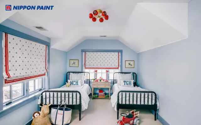 Phòng ngủ sơn trắng giúp làm nổi bật các vật dụng trang trí rực rỡ