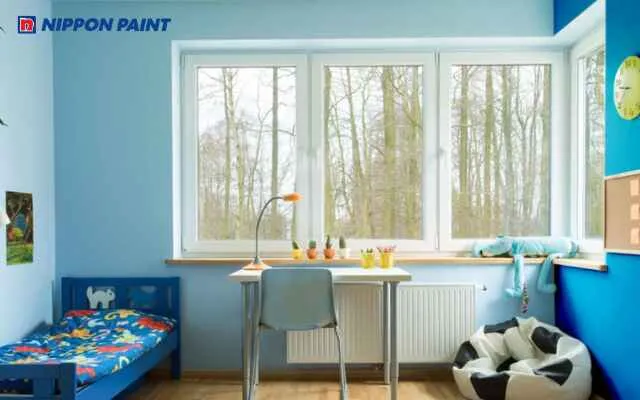 Ánh sáng tự nhiên phản chiếu làm thay đổi sắc độ của màu sơn tường