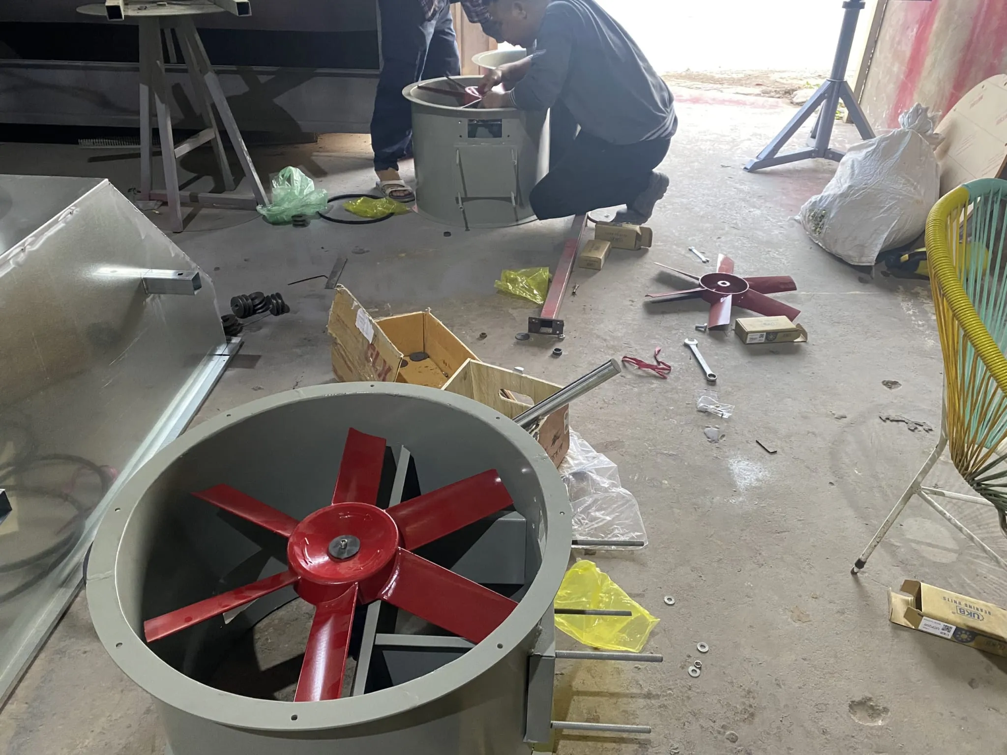 Quạt hút phòng sơn công suất 0.75kw sơn chống gỉ