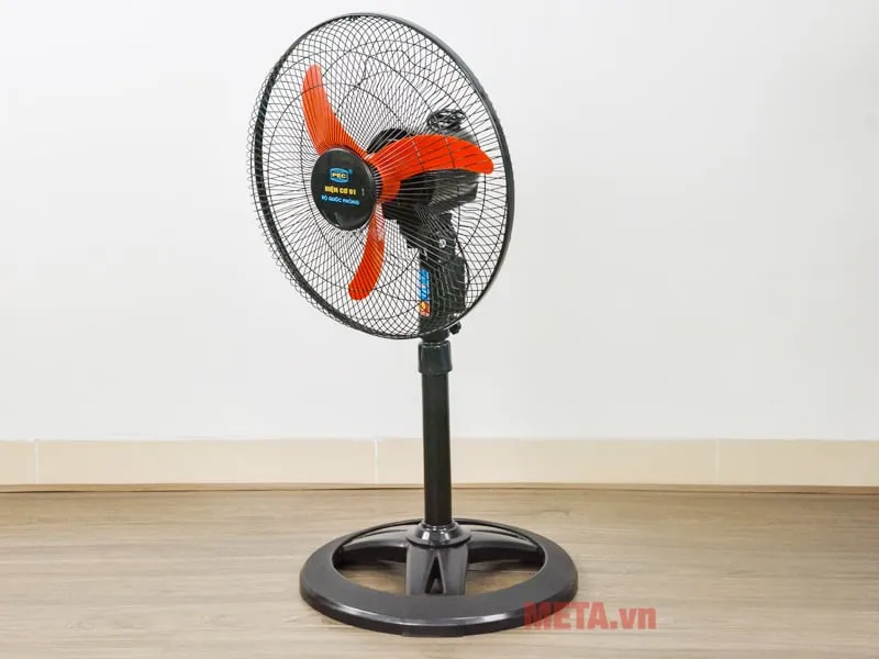 Cận cảnh chi tiết nan lồng và cánh quạt được gia công tinh xảo