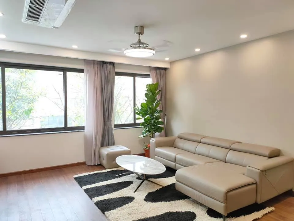 Quạt trần đèn Fanaway với khả năng giấu cánh độc đáo khi không sử dụng