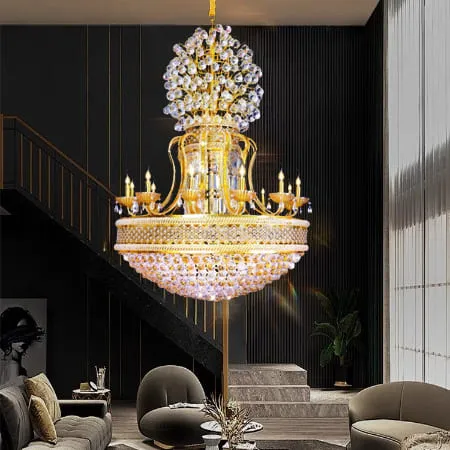 Không gian phòng khách trở nên sang trọng và ấn tượng hơn nhờ hệ thống ánh sáng được thiết kế bài bản